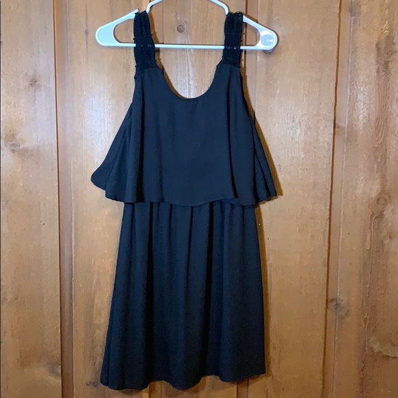 simple black dress - Picture 3 of 6